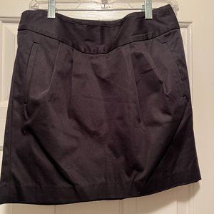 Banana Republic Skirt - Size 4 - back zipper **with pockets** black